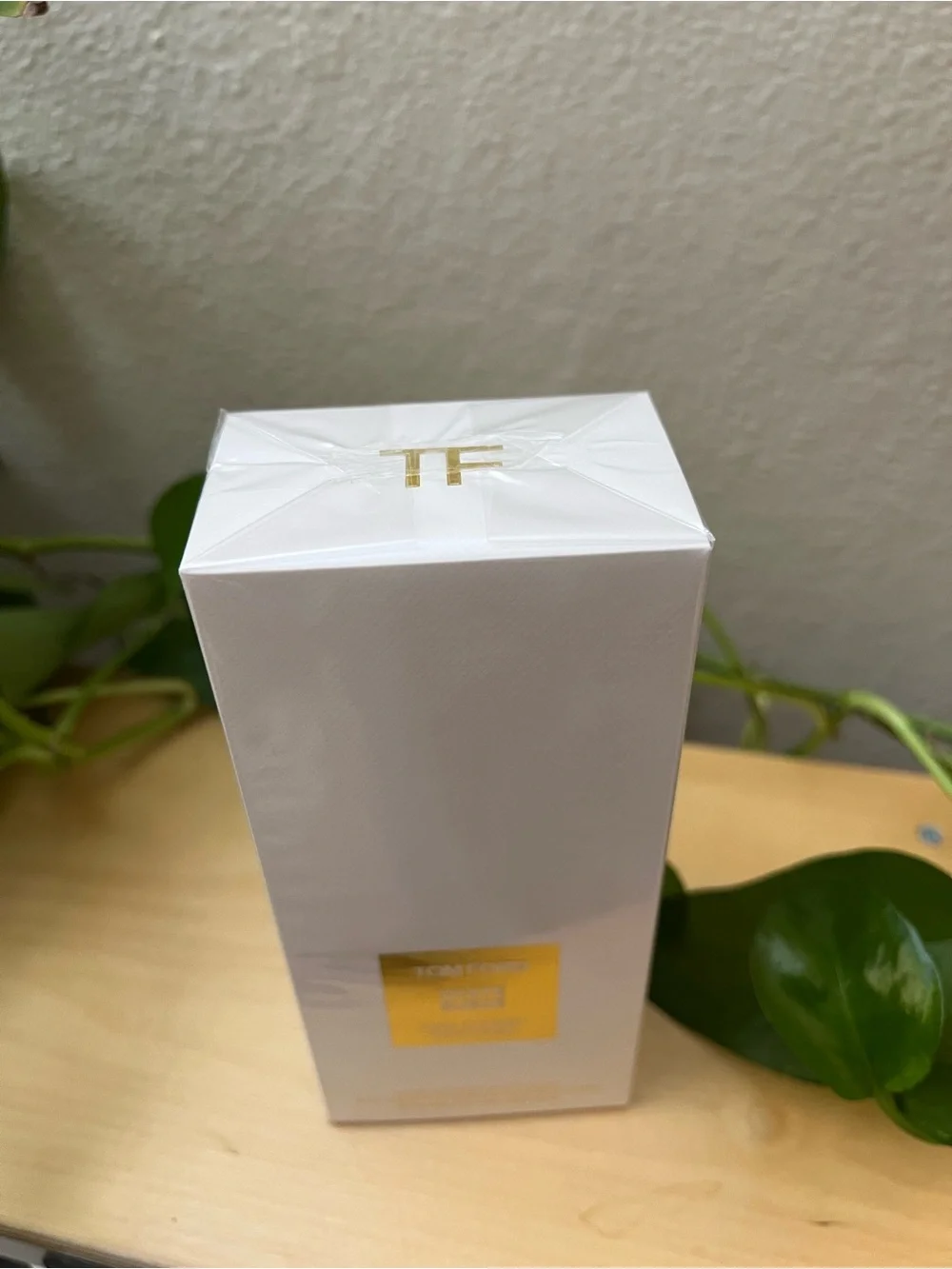 NIB Tom Ford White Suede Hand and Body Moisturizer 240ml